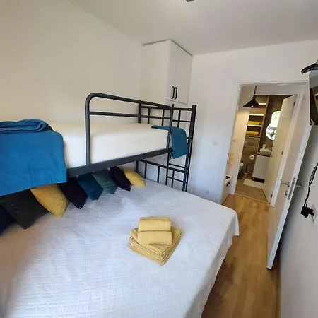Perunika D9 - Divcigora Apartmán *